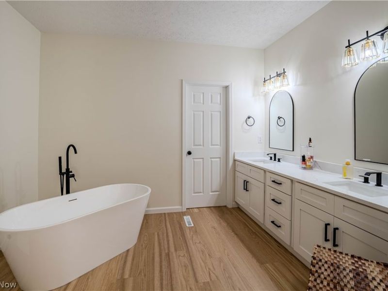 10203 Forestwood Lane, North Royalton, OH 44133 Photo 23