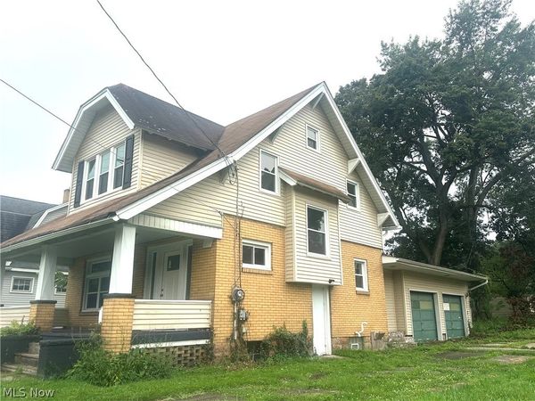 285 POLAND Avenue , Struthers, OH 44471