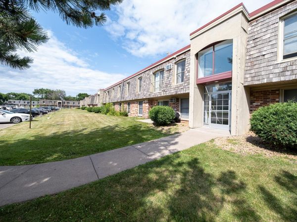 917 11th Avenue S, Unit 2, Hopkins, MN 55343