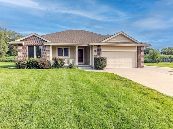 4839 Rose Circle, Johnston, IA 50131