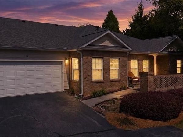 119 Villa Park Circle , Stone Mountain, GA 30087