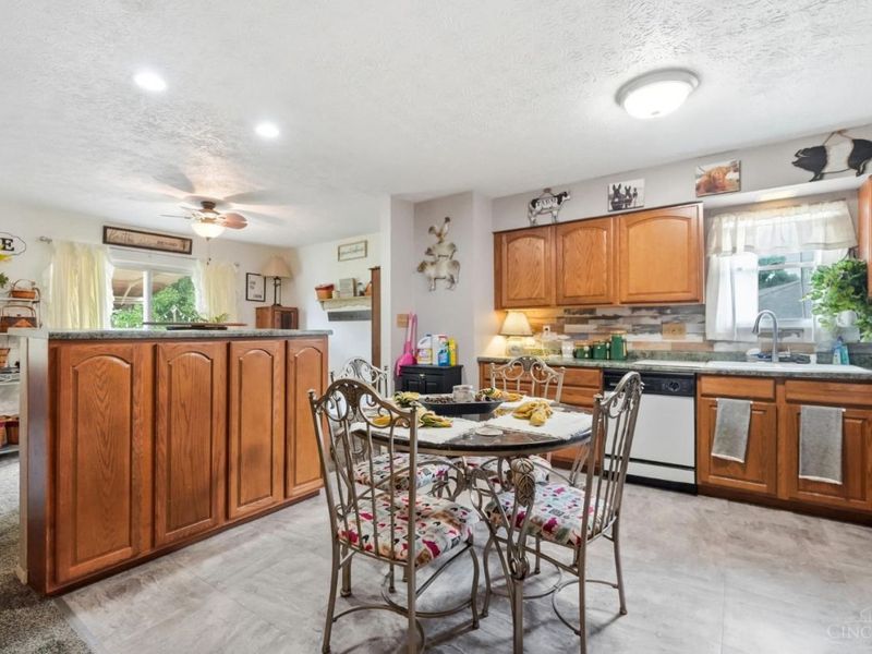 905 Victoria Drive, Franklin, OH 45005 Photo 16