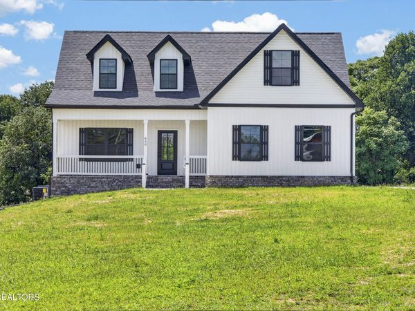 650 Jefferson Rd, Smithville, TN 37166