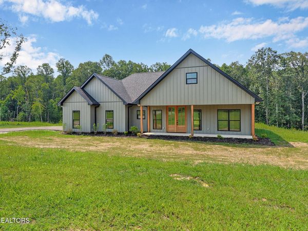 1458 Taylor Place Rd, Jamestown, TN 38556