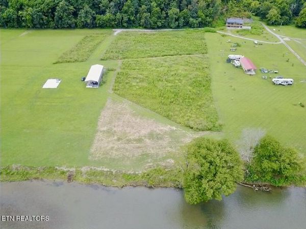 1472 Bybee Beach Way, Bybee, TN 37713