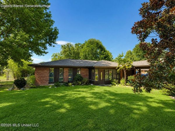 2 Lafayette Place, Gulfport, MS 39507
