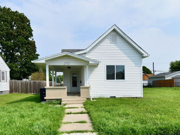 2712 S A Street , Elwood, IN 46036