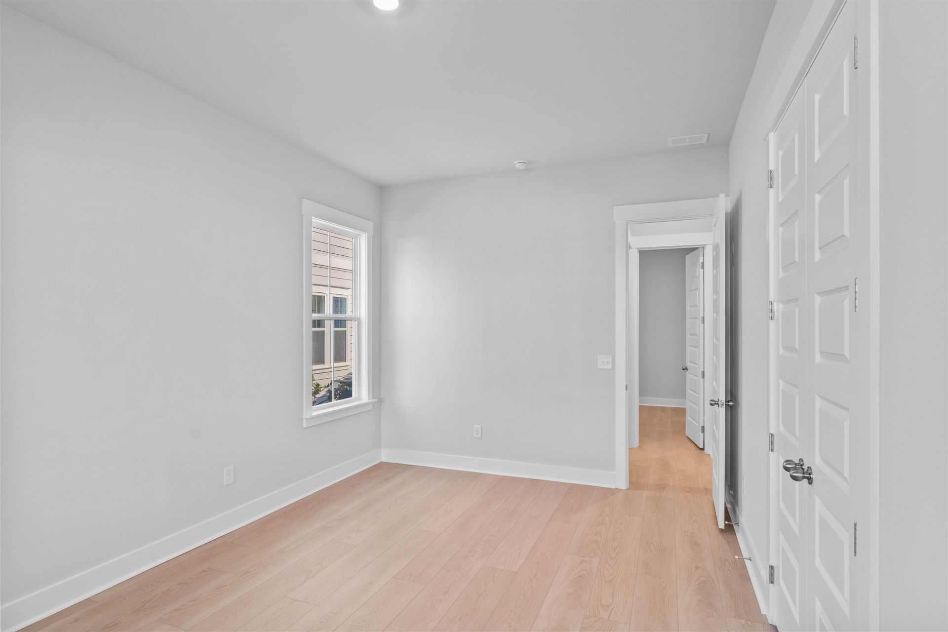 316 Colonnade Ave Photo 10