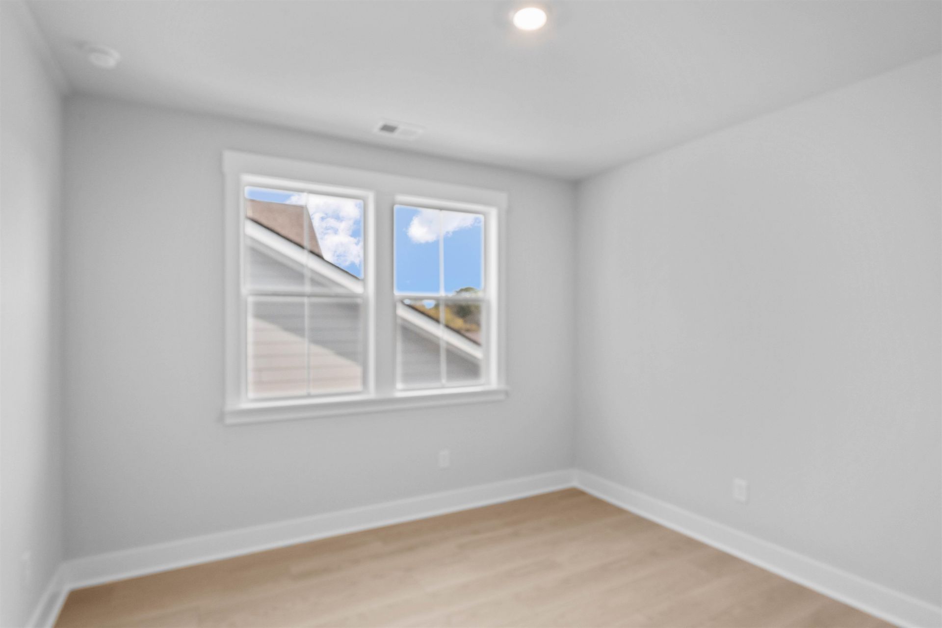 316 Colonnade Ave Photo 13