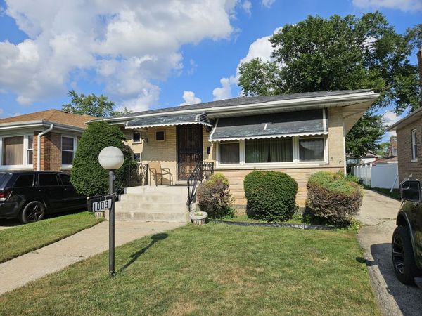 1009 24th Avenue , Bellwood, IL 60104