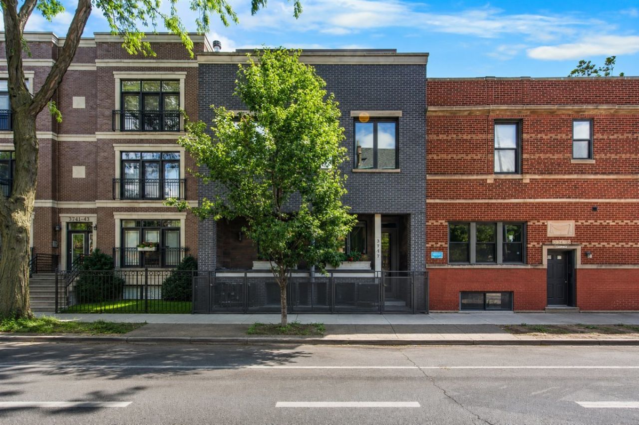 3737 N Damen Avenue, Unit 2, Chicago, IL 60618 Main Photo