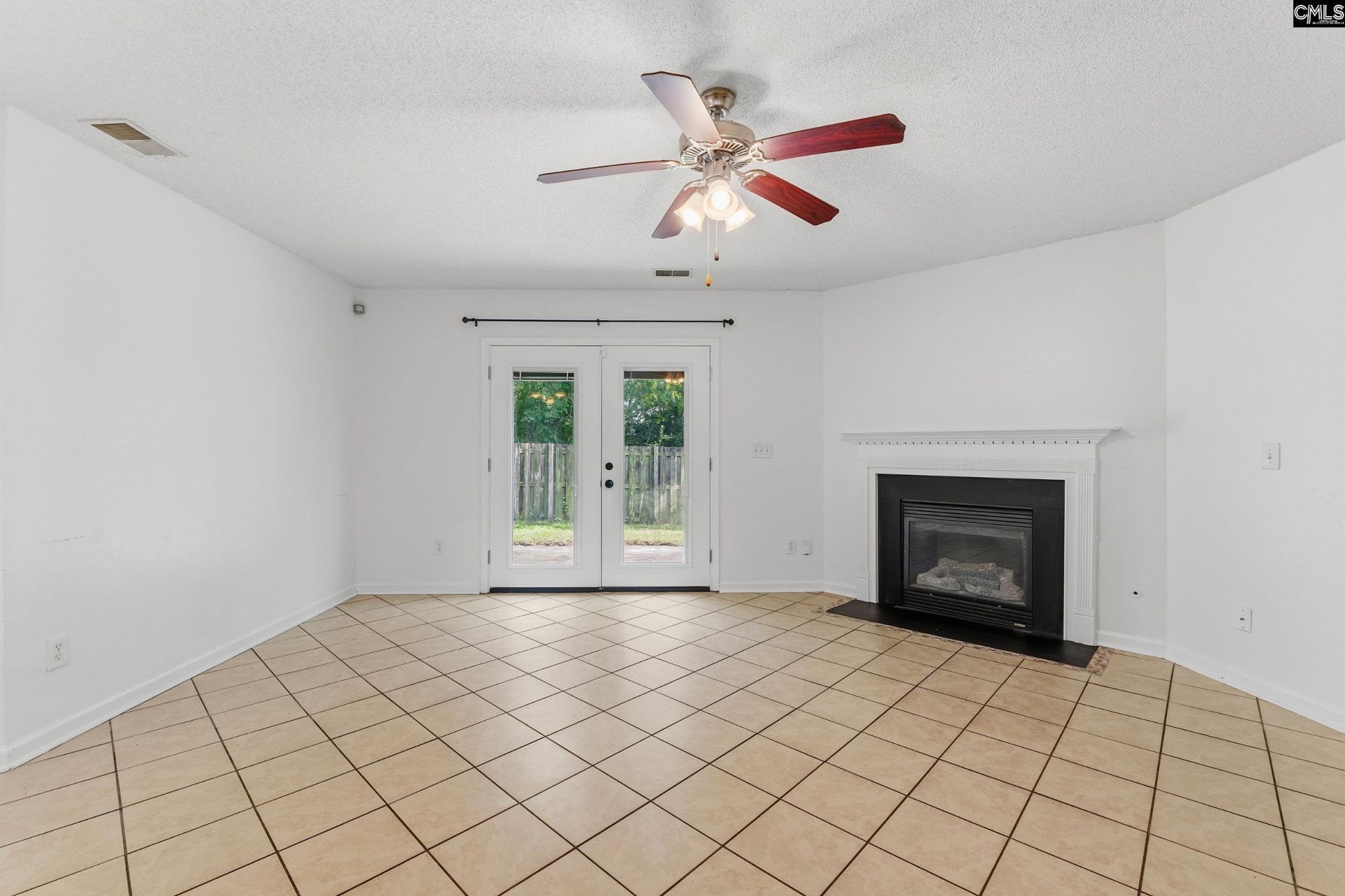 30 Charnock Way Photo 7