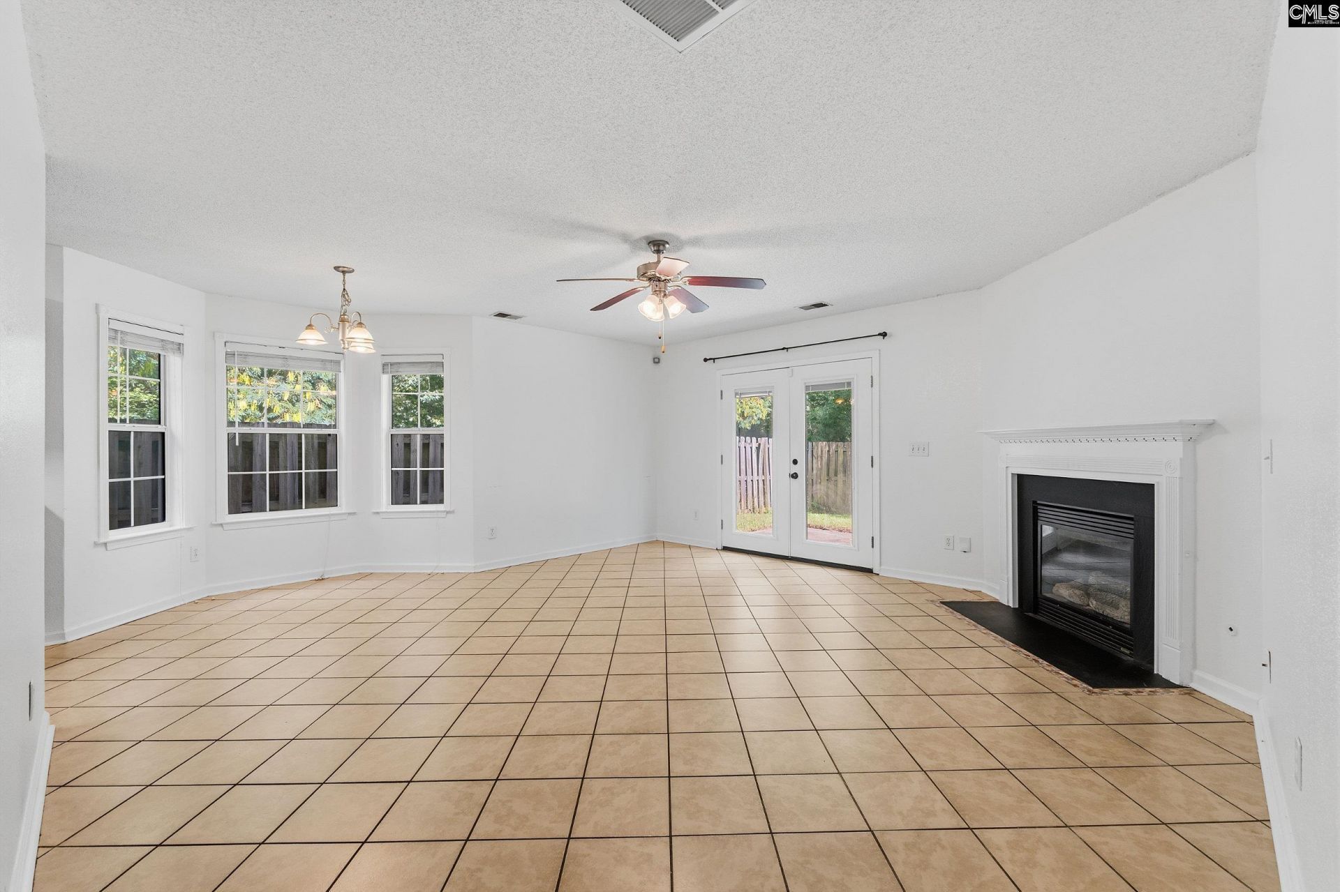 30 Charnock Way Photo 8