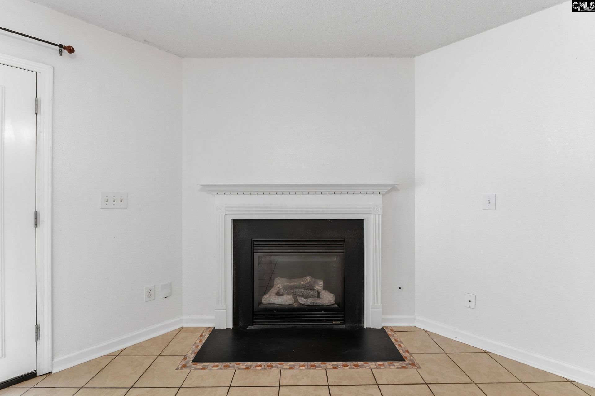 30 Charnock Way Photo 9