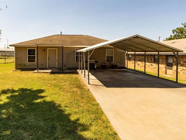 1015 E Greenlee Street, Cushing, OK 74023