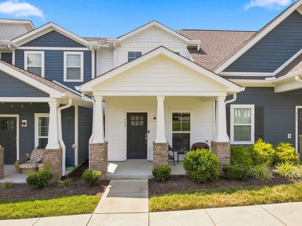 917 Ashland Place Dr , Nashville, TN 37218