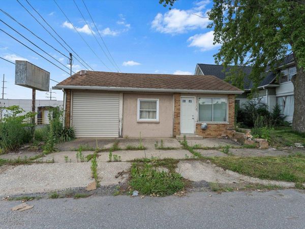 113 W Fairview Avenue, South Bend, IN 46614