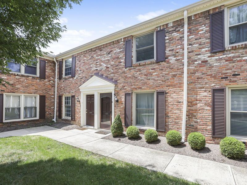 952 Chatham Lane, Unit D, Columbus, OH 43221 Photo 23