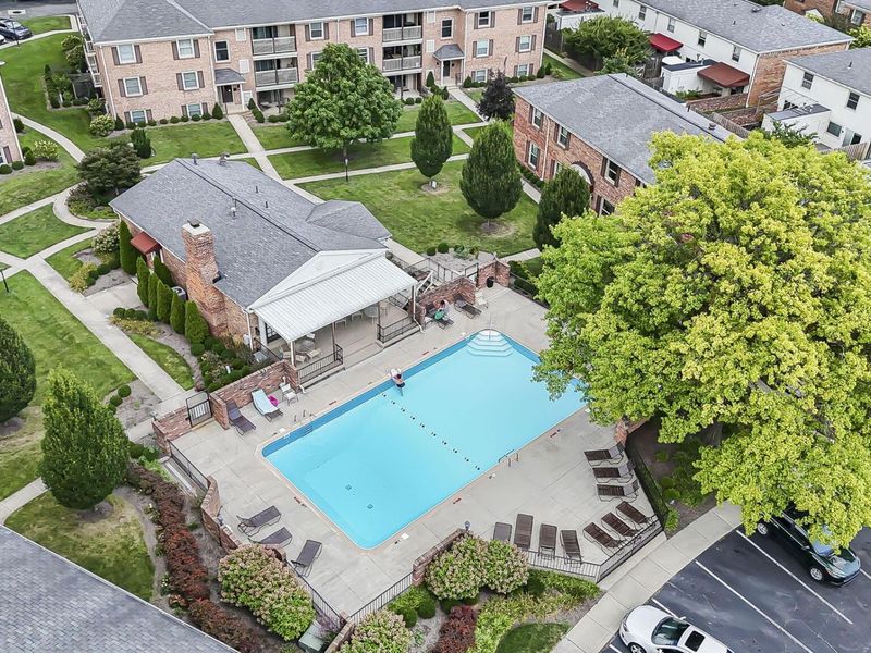 952 Chatham Lane, Unit D, Columbus, OH 43221 Photo 26