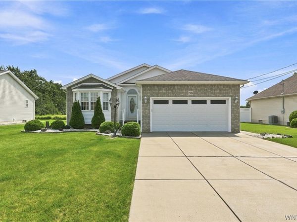 2584 Ferchen Street , Niagara Falls, NY 14304