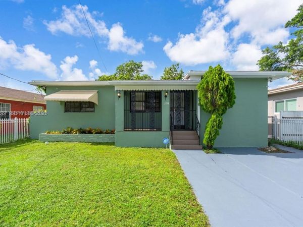 1754 NW 56th St, Miami, FL 33142