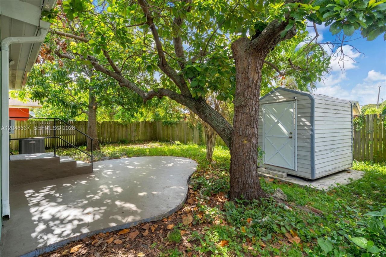 1754 NW 56th St, Miami, FL 33142 Photo