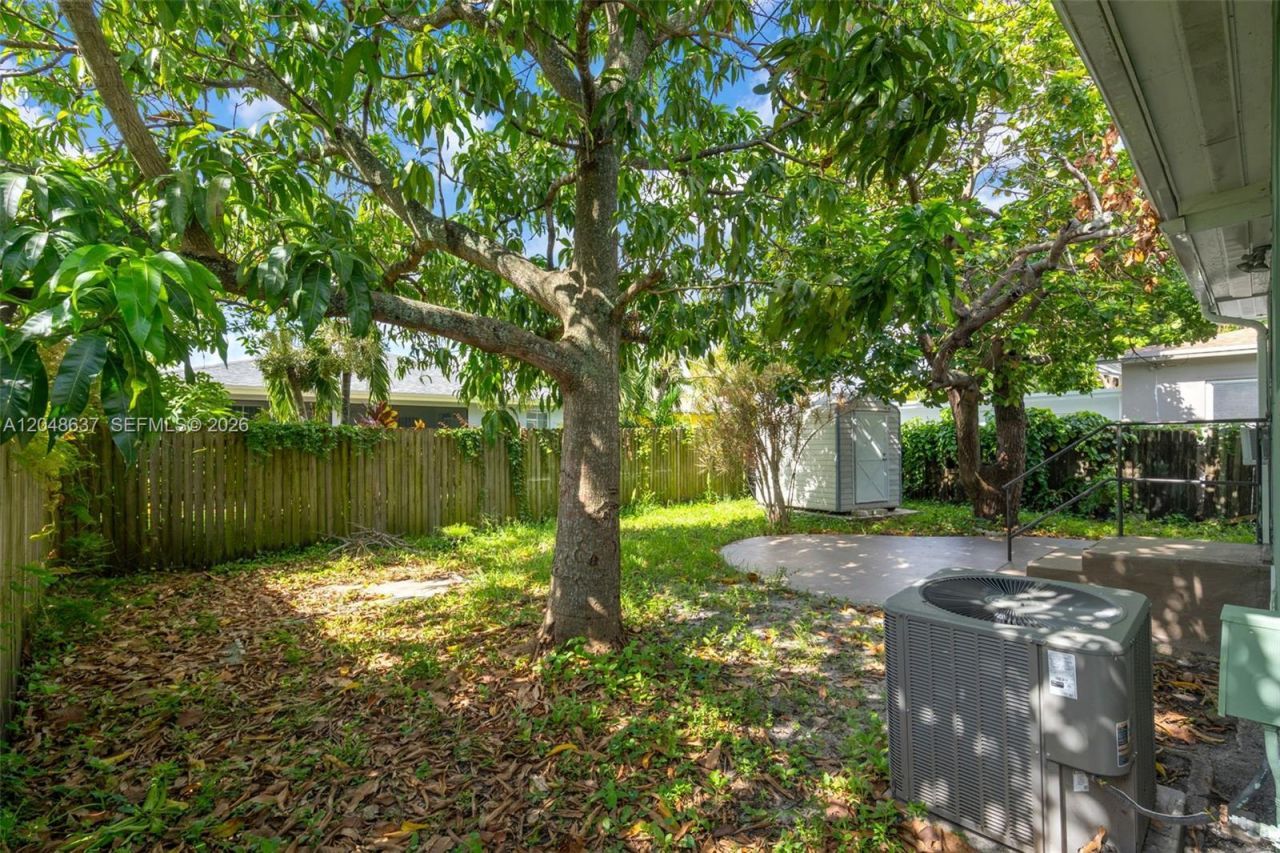 1754 NW 56th St, Miami, FL 33142 Photo