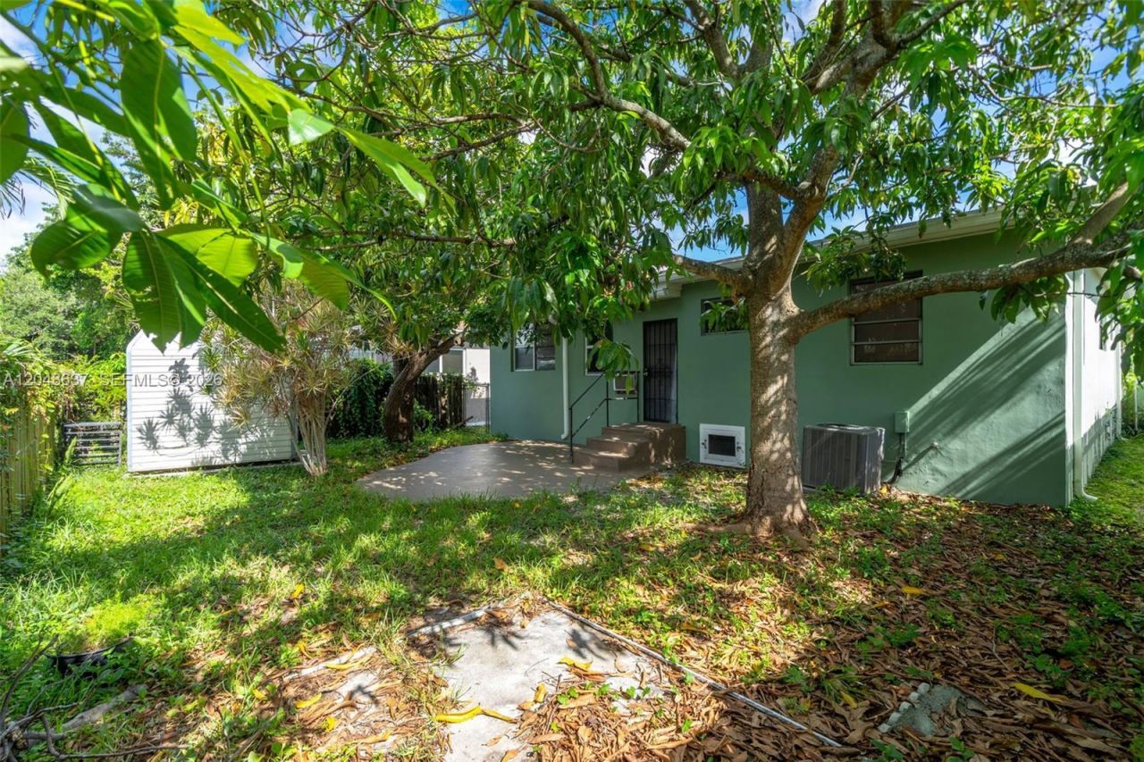 1754 NW 56th St, Miami, FL 33142 Photo