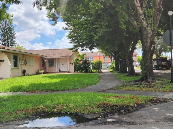 39 SW 114th Ave , Sweetwater, FL 33174