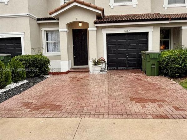 1067 NE 41st Pl, Homestead, FL 33033