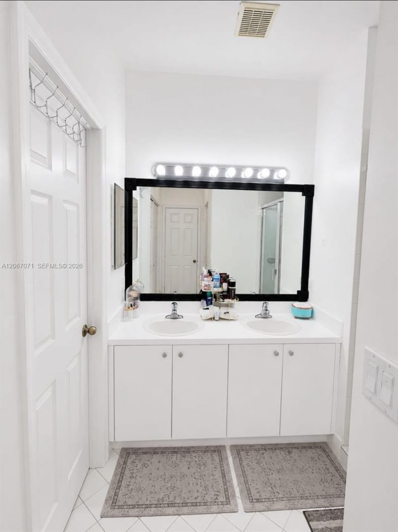 1067 NE 41st Pl , Homestead, FL 33033 Photo