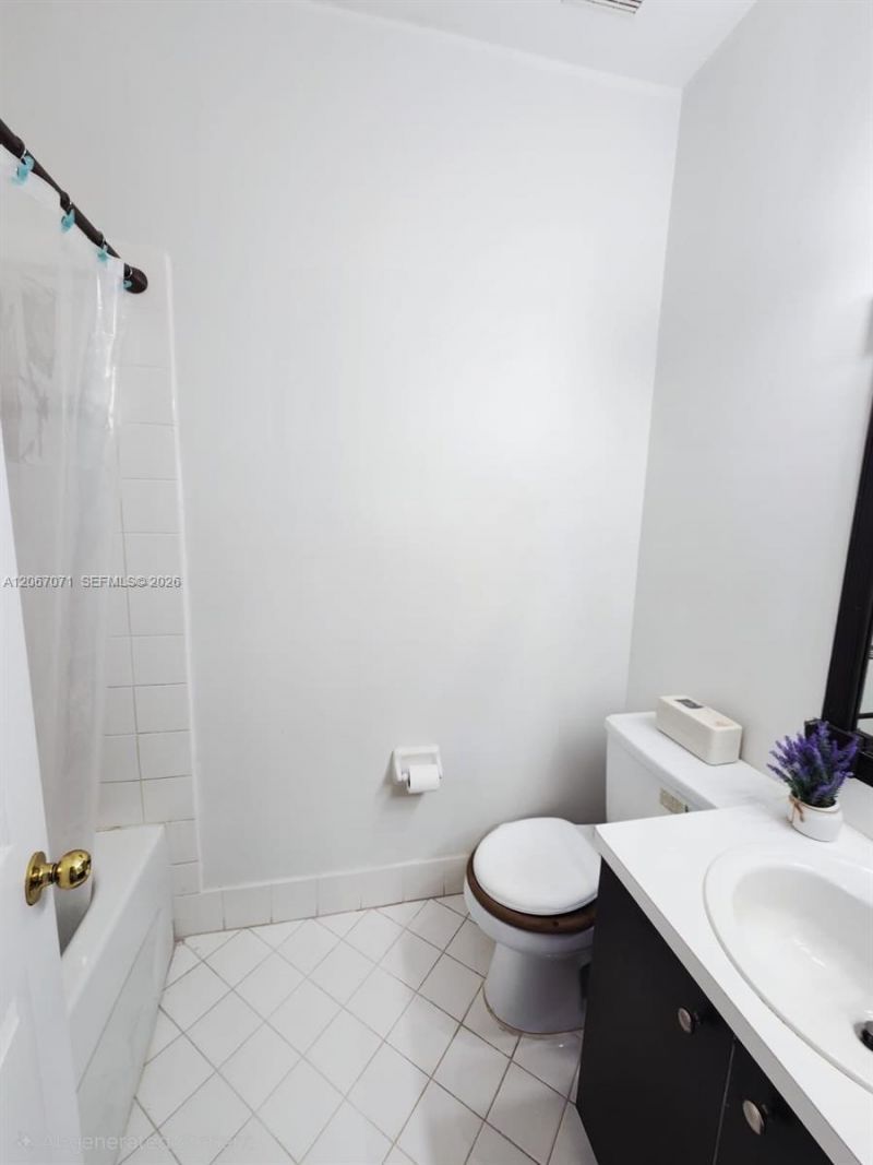 1067 NE 41st Pl , Homestead, FL 33033 Photo
