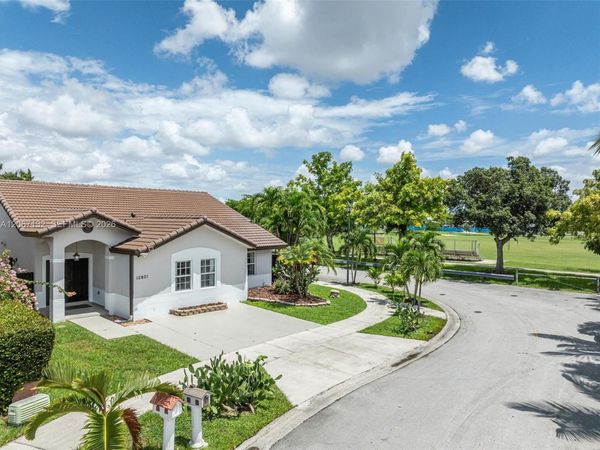 12851 NW 7th Ter, Miami, FL 33182