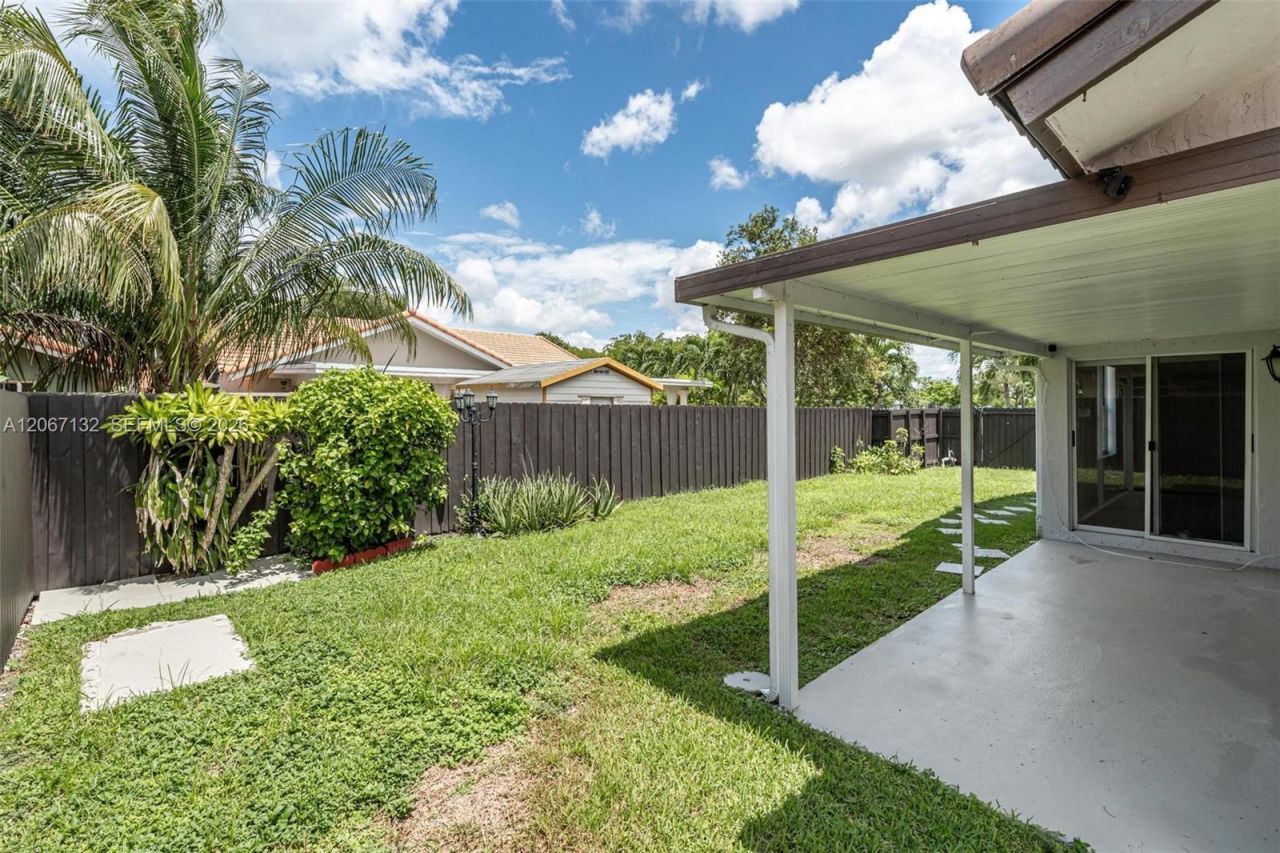 12851 NW 7th Ter, Miami, FL 33182 Photo