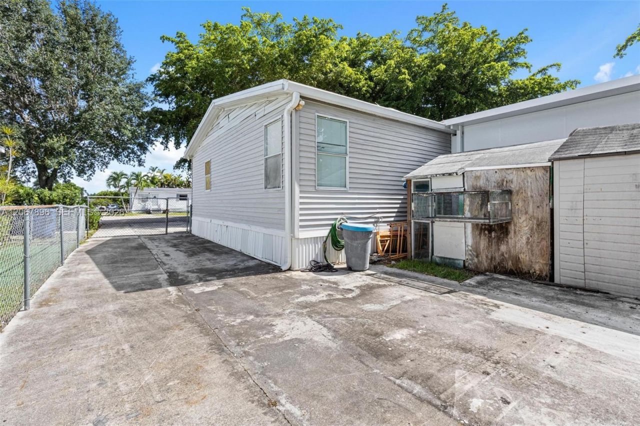 19800 SW 180 Avenue #359/360, Miami, FL 33187 Photo