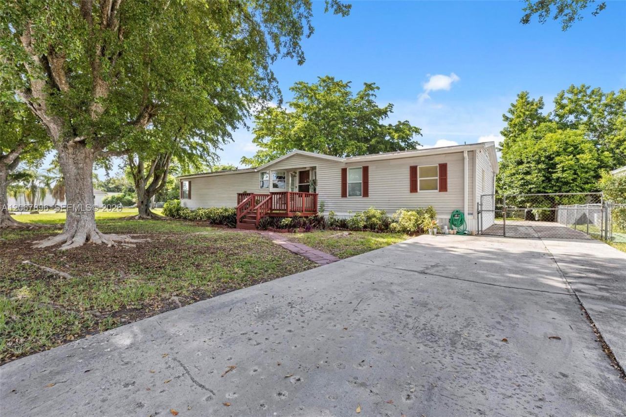 19800 SW 180 Avenue #359/360, Miami, FL 33187 Photo
