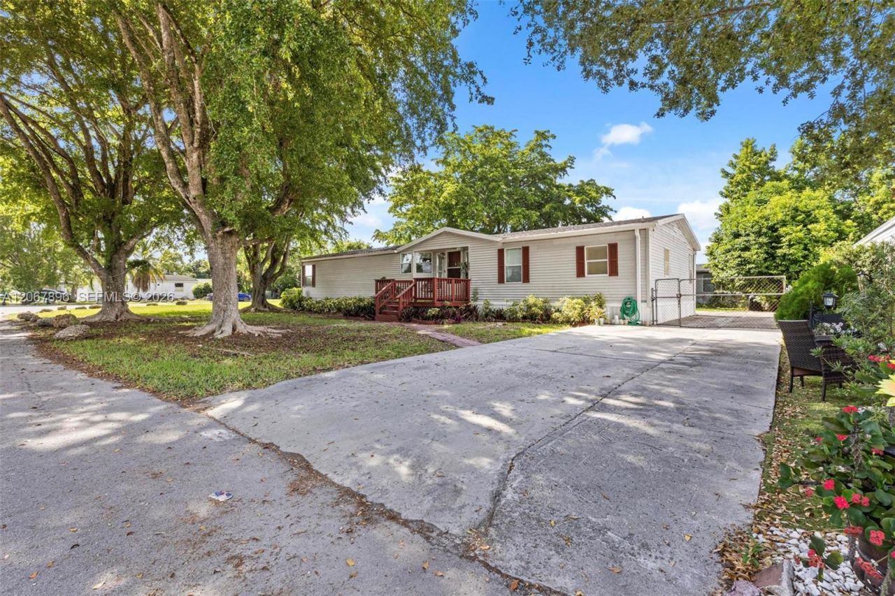 19800 SW 180 Avenue #359/360, Miami, FL 33187 Photo