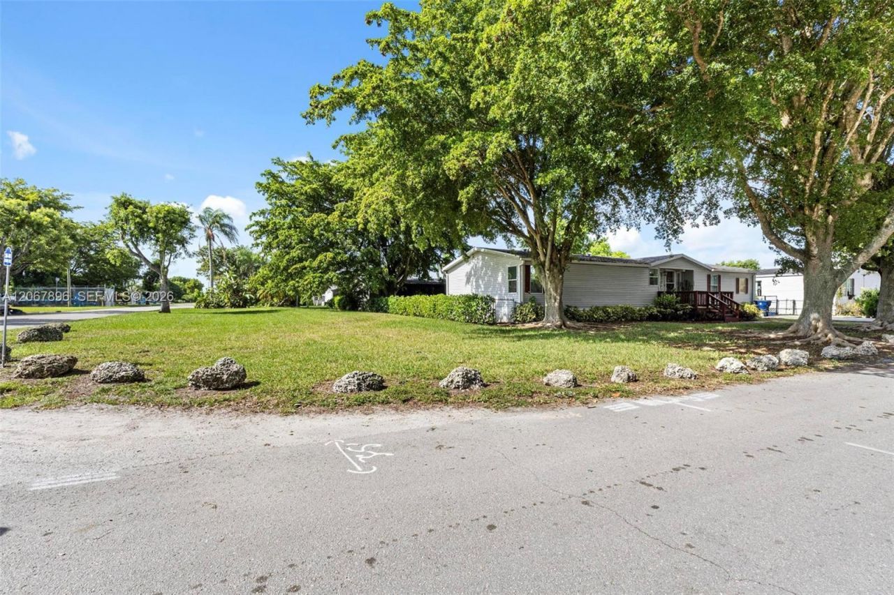 19800 SW 180 Avenue #359/360, Miami, FL 33187 Photo