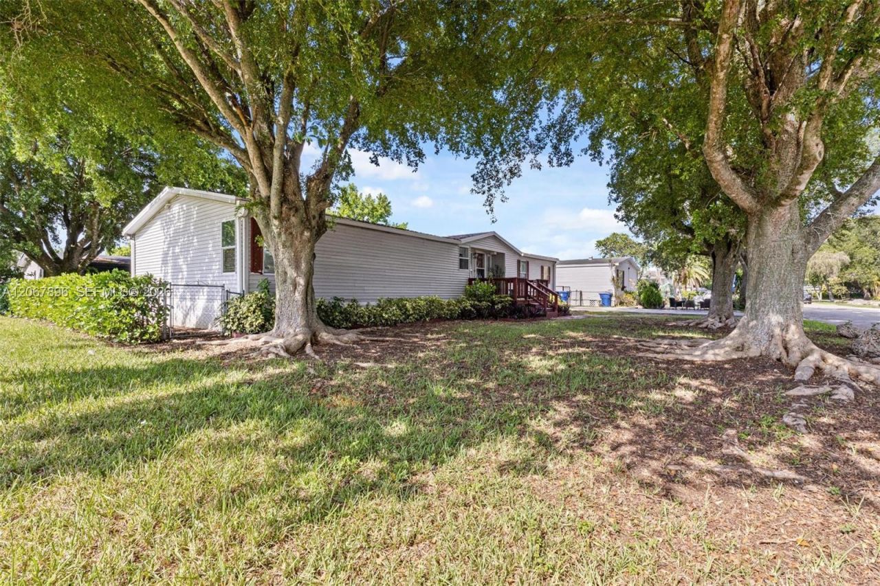 19800 SW 180 Avenue #359/360, Miami, FL 33187 Photo