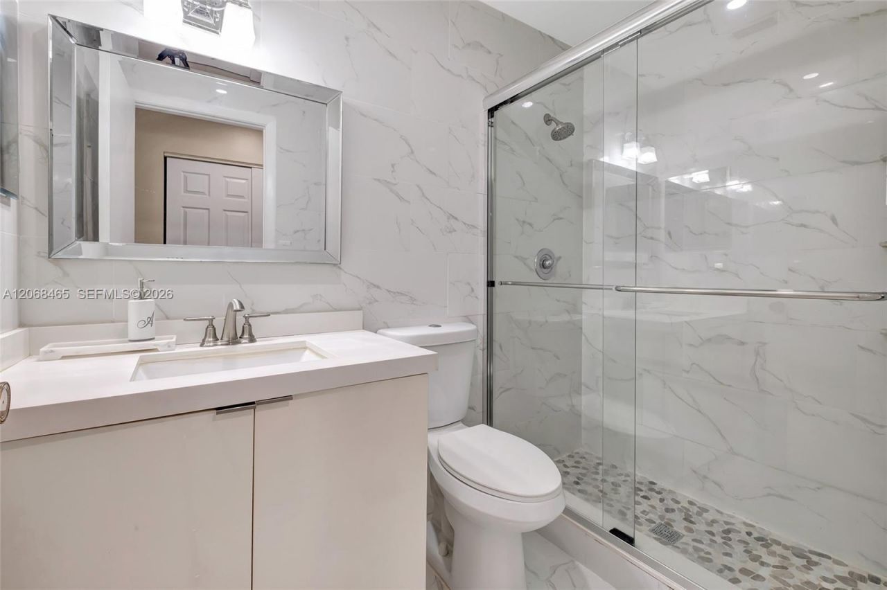 21300 San Simeon Way , Unit K2, Miami, FL 33179 Photo