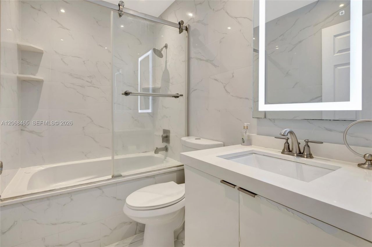 21300 San Simeon Way , Unit K2, Miami, FL 33179 Photo