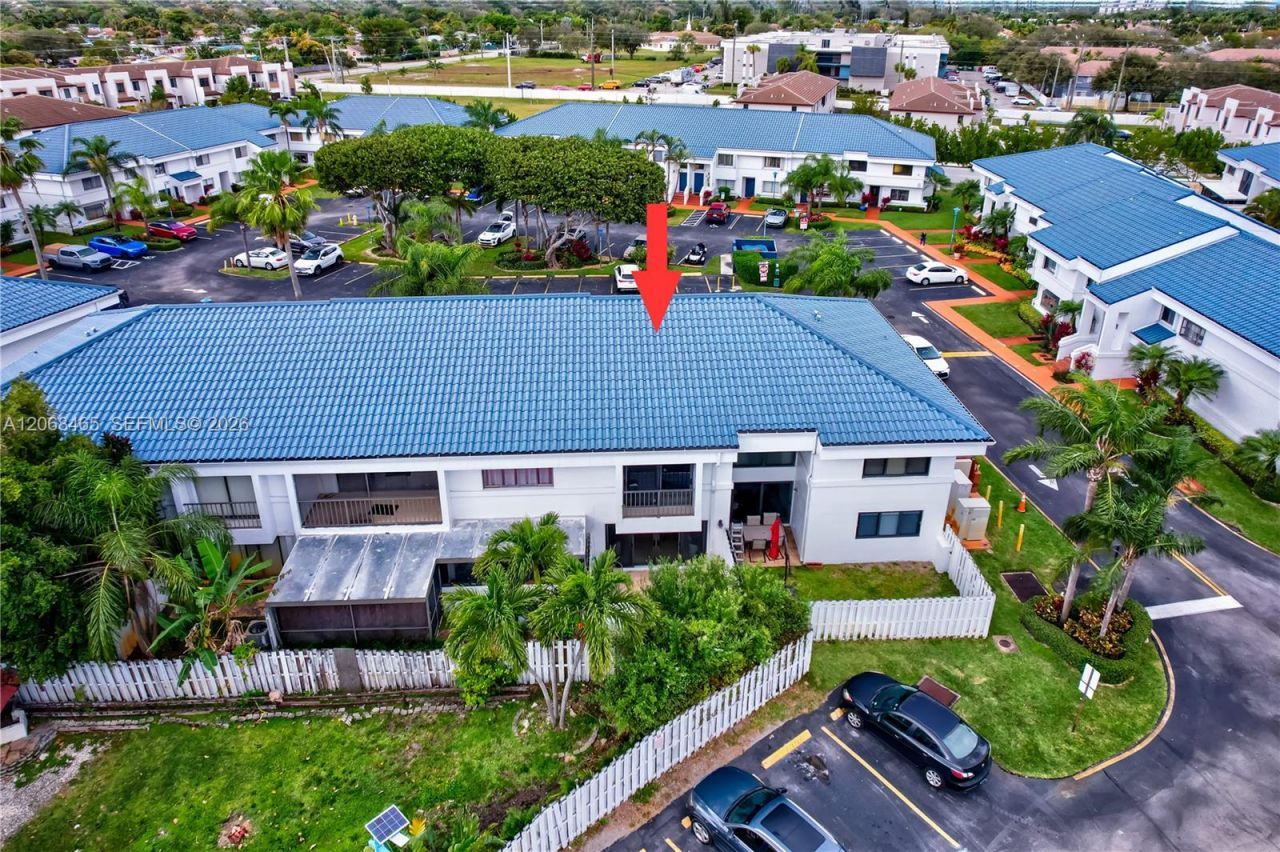 21300 San Simeon Way , Unit K2, Miami, FL 33179 Photo