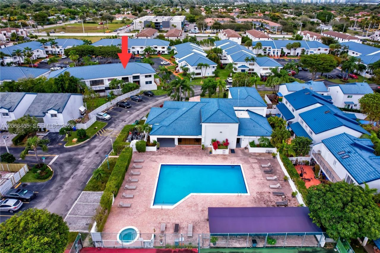 21300 San Simeon Way , Unit K2, Miami, FL 33179 Photo