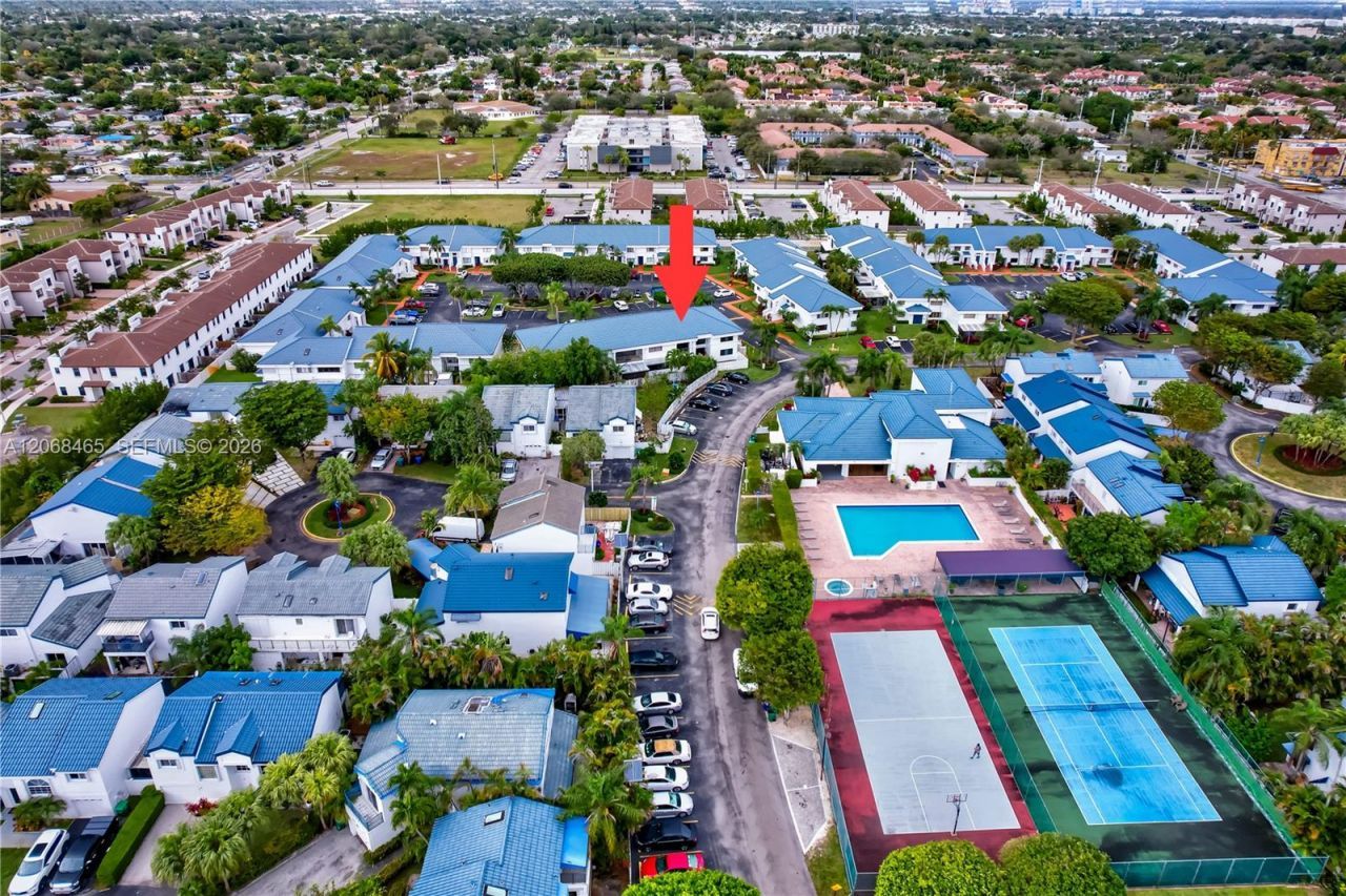 21300 San Simeon Way , Unit K2, Miami, FL 33179 Photo