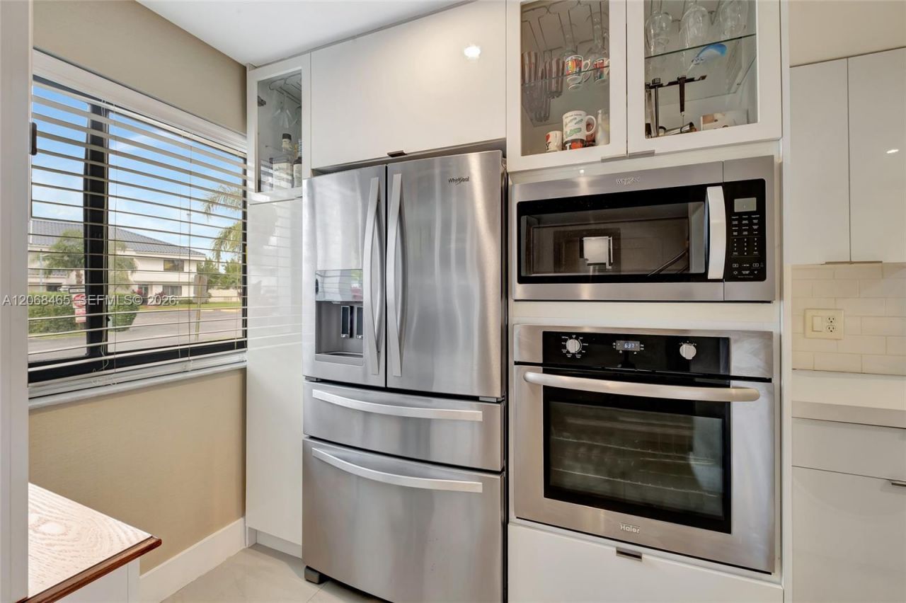 21300 San Simeon Way , Unit K2, Miami, FL 33179 Photo