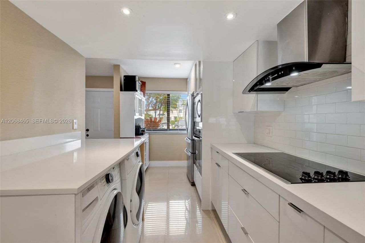 21300 San Simeon Way , Unit K2, Miami, FL 33179 Photo