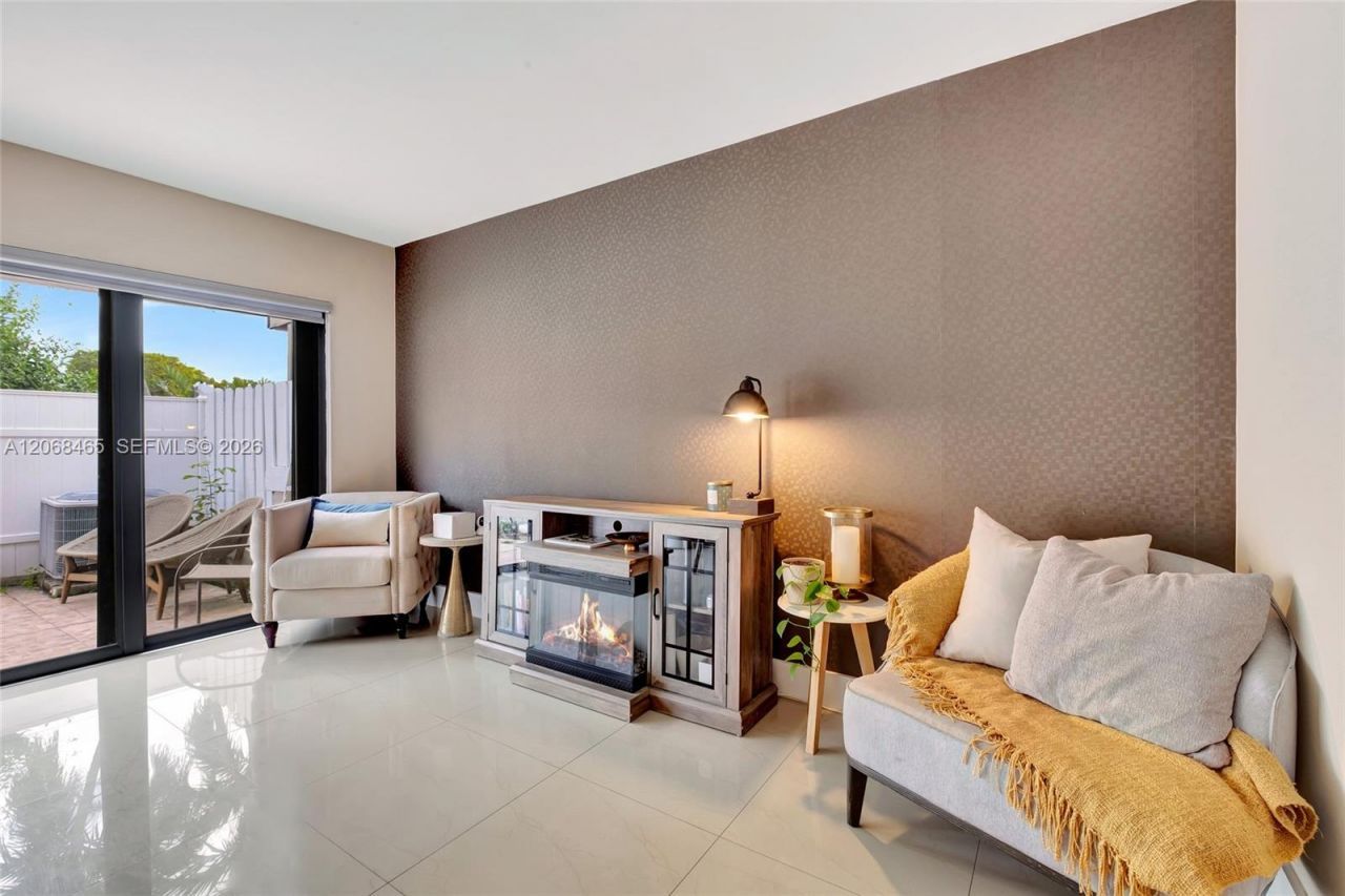 21300 San Simeon Way , Unit K2, Miami, FL 33179 Photo