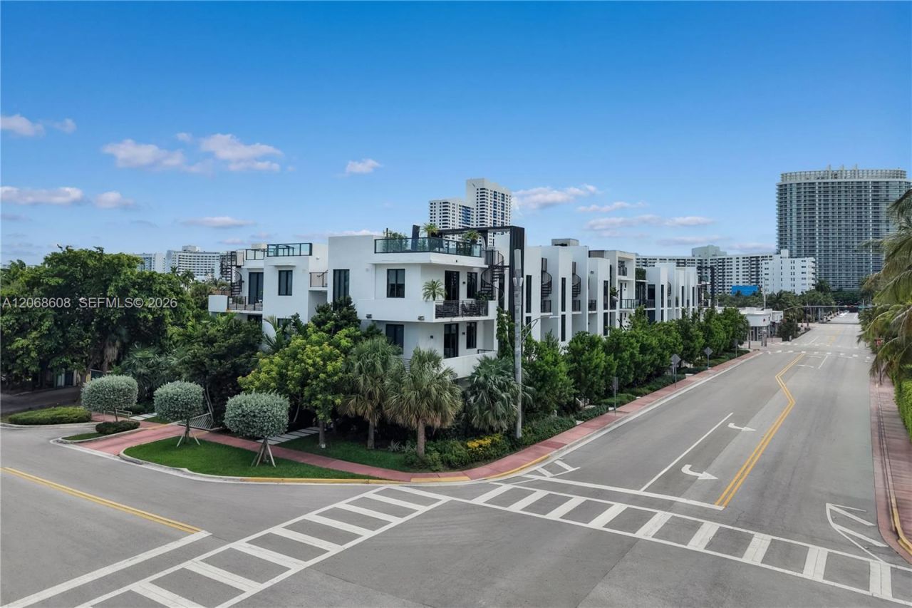 1030 15th St , Unit PH3, Miami Beach, FL 33139 Photo
