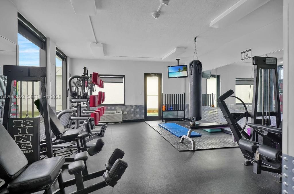 5555 Collins Ave , Unit 10K, Miami Beach, FL 33140 Photo