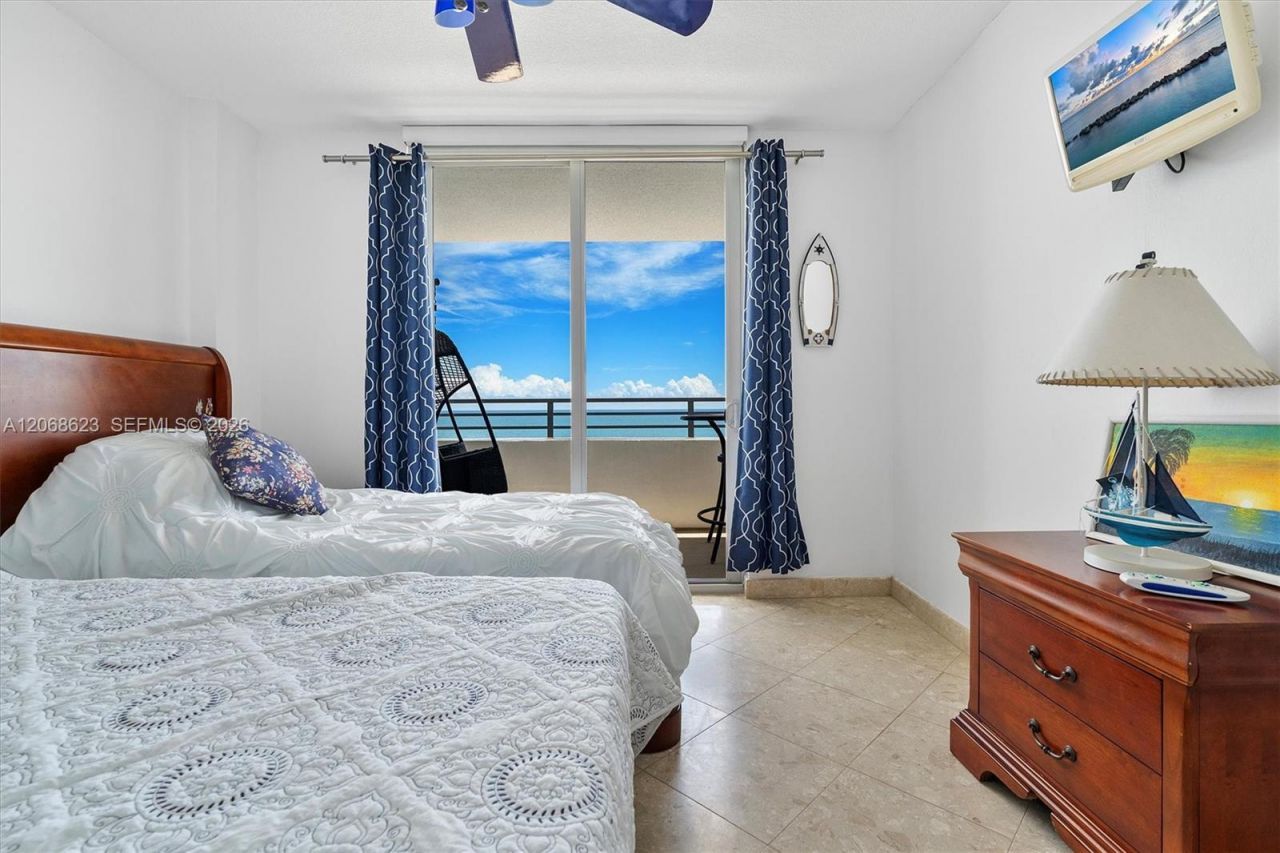 5555 Collins Ave , Unit 10K, Miami Beach, FL 33140 Photo